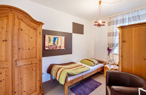 Nussdorf am Inn House | Apartment In A Hotel 'Nußdorfer Hof - Apartment 8' with Mountain View, Balcony and Wi-Fi