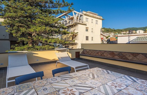 Vico Equense Apartment | Apartment in Ancient Building with Jacuzzi