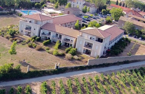 Azille Apartment | Apartment in Azille near Lac de Jouarres