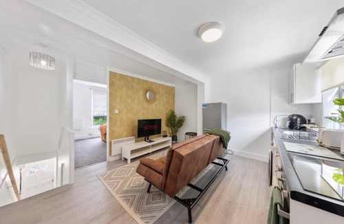 Chatham Apartment | Apartment in Chatham, stone throw from major monuments and landmarks!