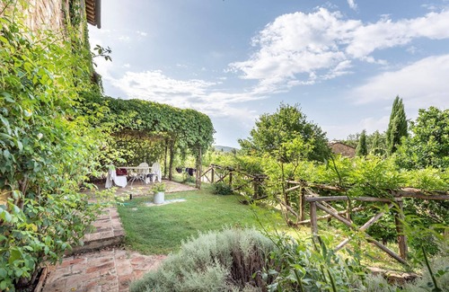Simignano Cottage | Apartment in Chianti with pool ID 453