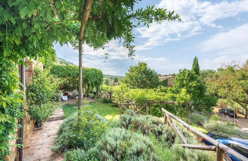 Simignano Cottage | Apartment in Chianti with pool ID 453