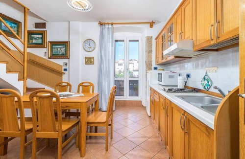 Cres Apartment | Apartment in Cres near Old Town & Beach
