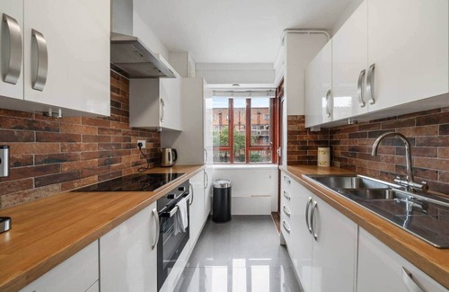 Mildmay Apartment | Apartment in Dalston: Kerridge Court