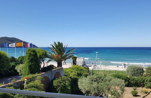 Les Lecques Apartment | Apartment in front of the beach, superb sea view and terrace ποΈποΈποΈ