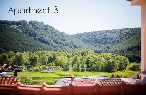 Lopar Apartment | Apartment in Lopar with Balcony, Air condition, WIFI, Washing machine (186-3)