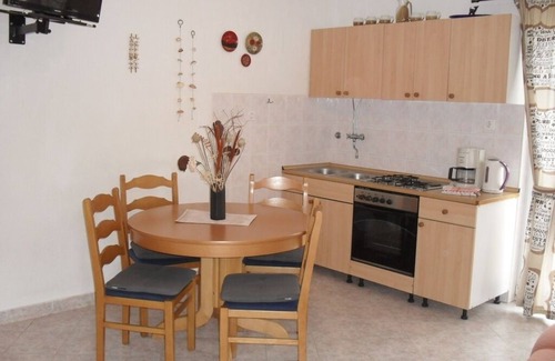 Lopar Apartment | Apartment in Lopar with Balcony, Air condition, WIFI (87-3)