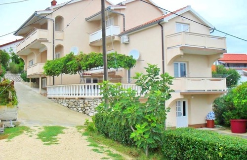 Lopar Apartment | Apartment in Lopar with Balcony, Air condition, WIFI (87-3)