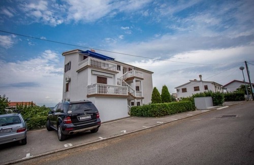 Njivice Apartment | Apartment in Njivice with Seaview, Balcony, Air condition, WIFI (4687-1)