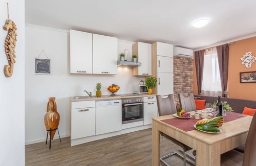Njivice Apartment | Apartment in Njivice with Seaview, Balcony, Air condition, WIFI (4930-1)