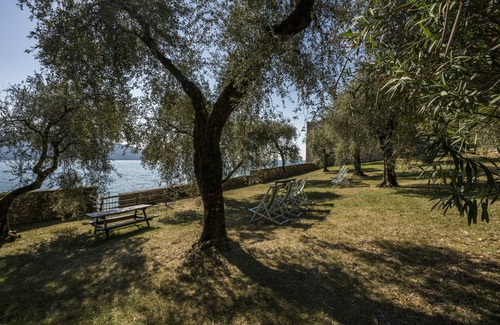 Gargnano Apartment | Apartment in olive grove directly on the lake