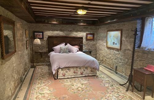 Lytton Park Apartment | Apartment in Stone