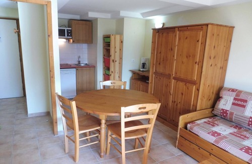 Termignon Apartment | Apartment in Termignon with Ski-In/Ski-Out