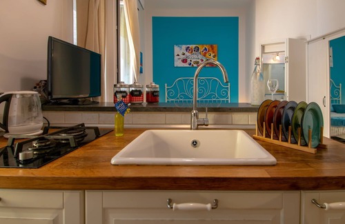 Quartieri Spagnoli Apartment | Apartment in the heart of the Spanish quarters. Ancient building modern comfort!