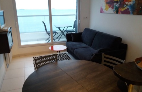 Perros-Guirec Apartment | APARTMENT IN TRESTIGNEL The Feet In Water PERROS GUIREC 22700