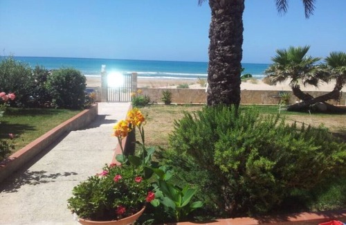 Porto Palo Apartment | Apartment in villa by the sea