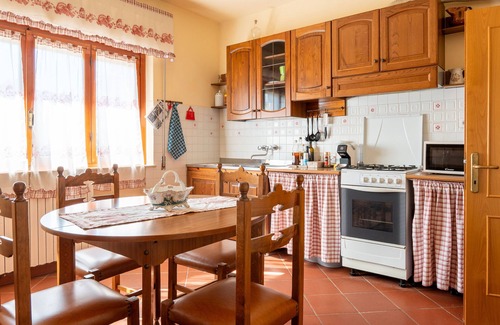 Le Piazze Apartment | Apartment 'Lola' with Mountain View and Wi-Fi