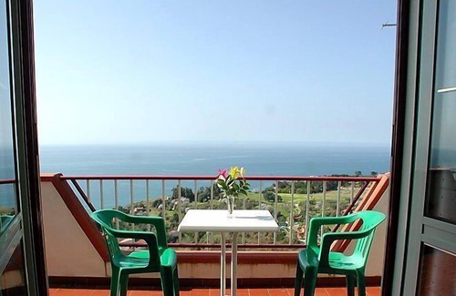 Coccorino Apartment | Apartment Gaetano in Santa Maria di Ricadi - 4 persons, 2 bedrooms