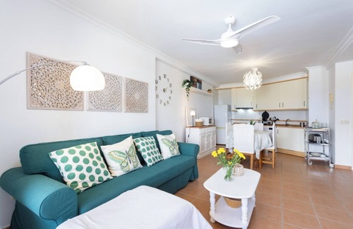 Granadilla de Abona Apartment | Apartment "Junto a la Playa" with Shared Pool & Wi-Fi