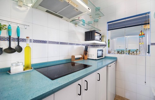 Chipiona Apartment | Apartment 'La Barca' with Shared Terrace, Wi-Fi and Air Conditioning