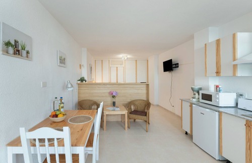 Puerto Naos Apartment | Apartment 'La Bayana - 1' with Sea View, Shared Pool and Wi-Fi