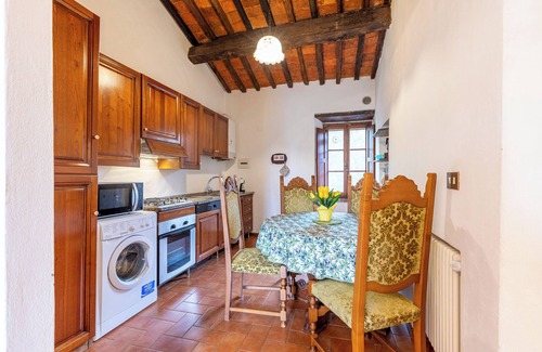 Santarello Apartment | Apartment 'La Capacciola - Ulivo' with Shared Pool, Private Terrace and Wi-Fi