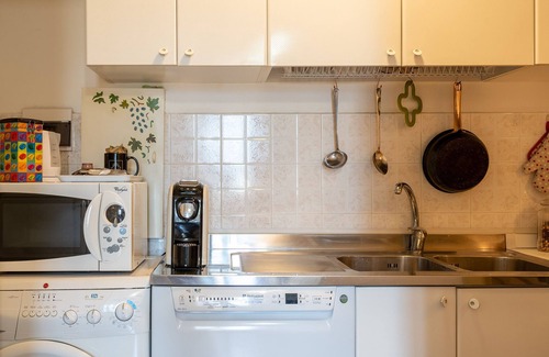 Arezzo Apartment | Apartment 'La Casa Di Ettore' with Mountain View, Private Terrace and Air Conditioning