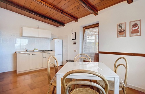 Montincello Apartment | Apartment 'La Mignola - Bilo 2' with Shared Garden, Wi-Fi and Air Conditioning