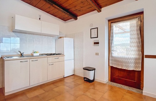 Montincello Apartment | Apartment 'La Mignola - Bilo 2' with Shared Garden, Wi-Fi and Air Conditioning