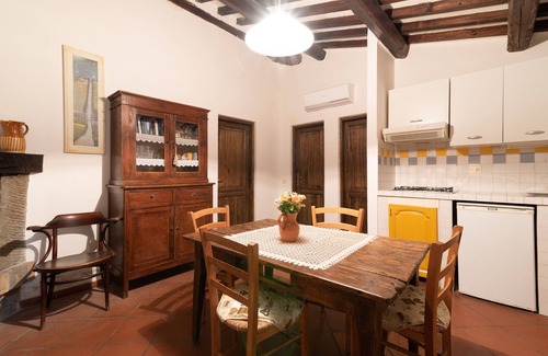 Ferretto House | Apartment "La Vecchia Fornace Casa Bianca" with Shared Pool & Wi-Fi