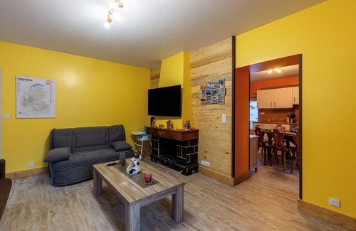 Entremont House | Apartment 'Le Bouquetin' in House with Mountain View, Private Terrace and Balcony