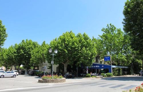 La Mole Apartment | Apartment Le Clos des Vignes by Interhome