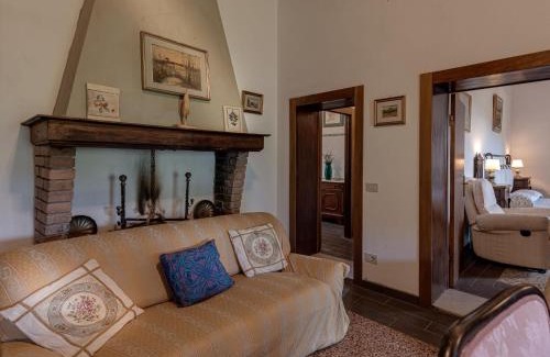 San Gimignano Apartment | Apartment Le Sodole - Petunia by Interhome
