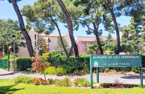 Six-Fours-les-Plages Apartment | Apartment Les Morières-4 by Interhome