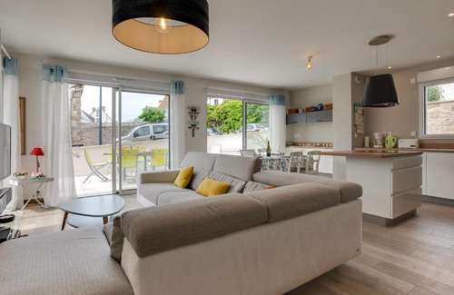 Quiberon Apartment | Apartment Les Terrasses de la Plage-1 by Interhome