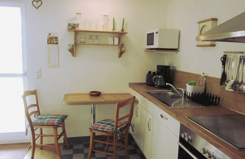 Gudensberg Apartment | Apartment 'Liere Stubb' with Shared Terrace, Shared Garden and Wi-Fi