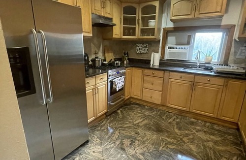 Williamsburg Apartment | Apartment located in prime location in Williamsburg