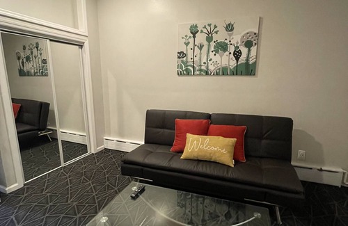 Williamsburg Apartment | Apartment located in prime location in Williamsburg