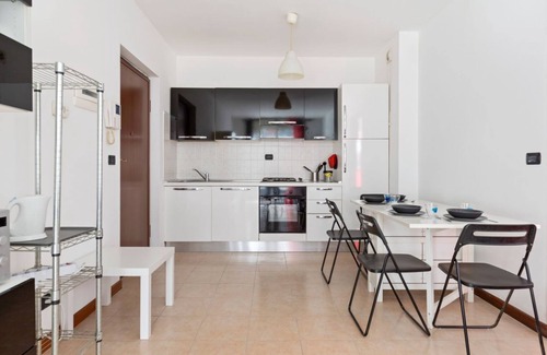 Lambrate Apartment | Apartment located in the Rubattino district in Milan, near the Esselunga di Rubattino