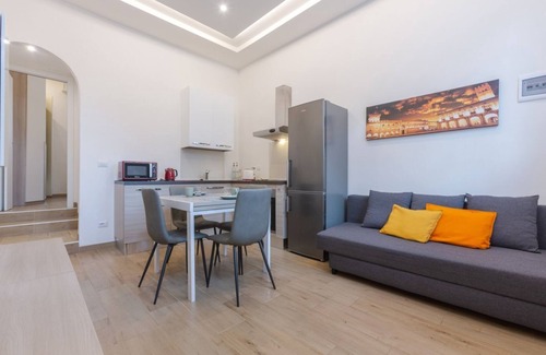Bolognina Apartment | Apartment located on the ground floor of a building (1 external step to access it). There are two internal steps to access the double bedroom.In 38 square meters of space, it accommodates 3 people.We are located in the Bolognina district, a 15-minute wal