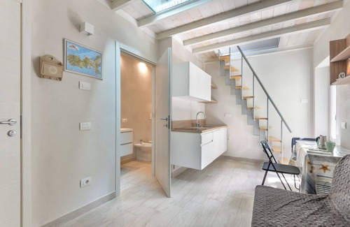 Rio Marina Apartment | Apartment 'Loft Scirocco' with Wi-Fi and Air Conditioning