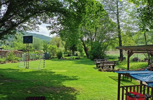 Fischbach bei Dahn Apartment | Apartment 'Lützelhardt' with Mountain View, Shared Garden and Wi-Fi