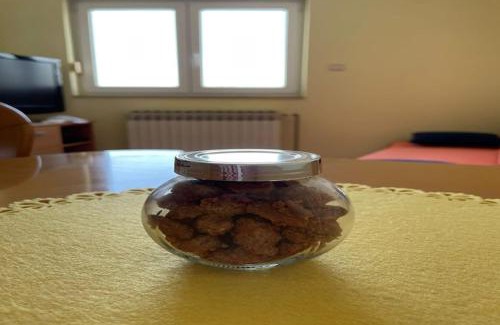 Jadrtovac Apartment | Apartment Luka - One Bedroom Apartment with Balcony and Sea View