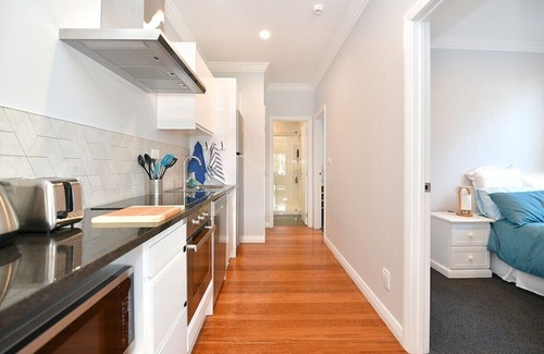 Arkles Bay Apartment | Apartment · Luxury Waterfront Apartment - Spa pool & Kayaks