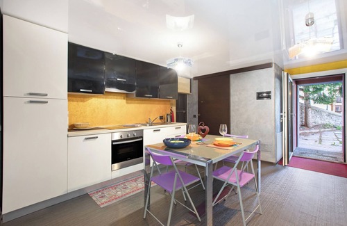 Cogne Apartment | Apartment 'Maison De La Musique' with Mountain View, Shared Terrace and Wi-Fi