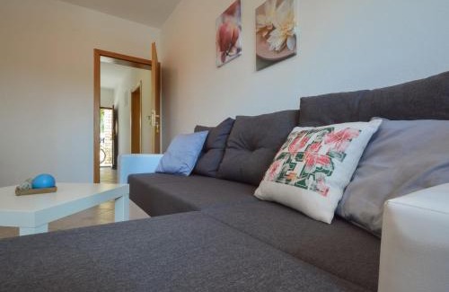 Obrovac Apartment | Apartment Mara-2 by Interhome