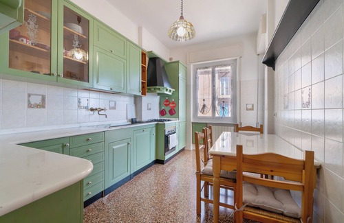 Voltri Apartment | Apartment 'Mare E Monti' with Sea View, Wi-Fi and Air Conditioning