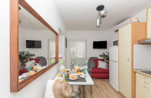 Istok Apartment | Apartment Marie (117651-A1) - Makarska