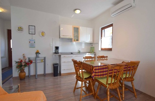 Milcetici Apartment | Apartment Martin 2 with Seaview