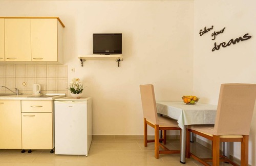 Zubovici Apartment | Apartment Marva 2 with sea view and free air conditioning